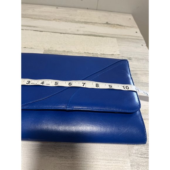 Mary Kay blue clutch bag with snap on strap - Picture 6 of 7